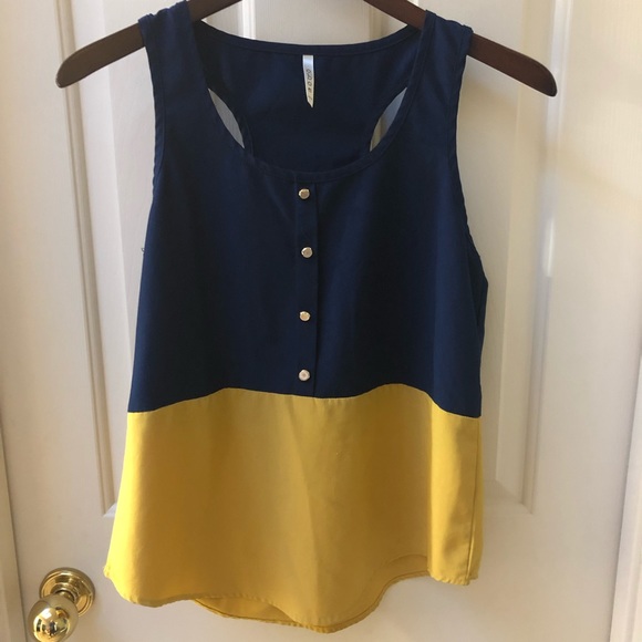 Sleeveless blouse - Picture 1 of 3